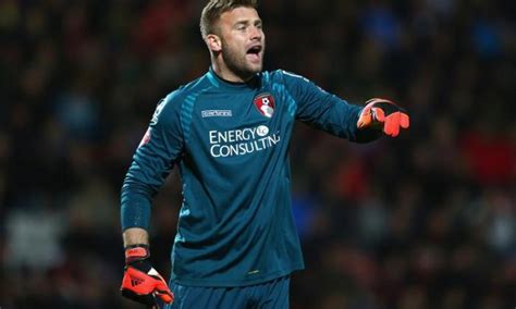 Bournemouth Sign Goalkeeper Artur Boruc After Southampton Release