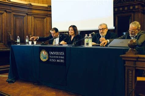 Emiliano Alla Presentazione Del Libro Di De Giorgi Corriere Di Puglia