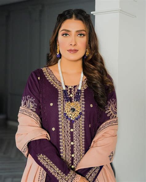 Ayeza Khan Looks Flawless In Deep Mauve Jora Lens