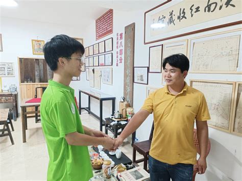 福建动蜂学子三下乡：追寻红色记忆，弘扬革命精神 多彩大学生网