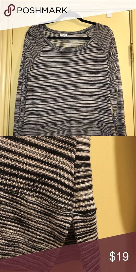 Selling This Splendid Long Sleeve Lightweight Sweater SZ L On