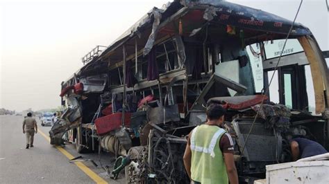 18 Killed As Bus Rams Into Milk Tanker On Agra Lucknow Expressway Near