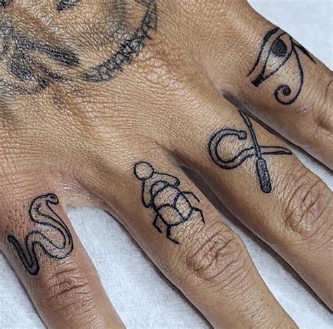 46 Super Cool Finger Tattoo Designs To Get You Inspired!