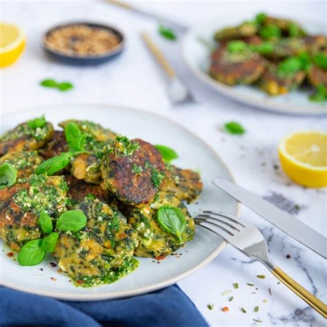 Kichererbsen Spinat Bratlinge Mit Feta Und Zitronen Pesto Rezept