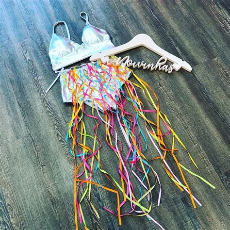 Festas Noivas E Casamentos On Instagram Top Cropped Hot Pant Prata Tirinhas Coloridas