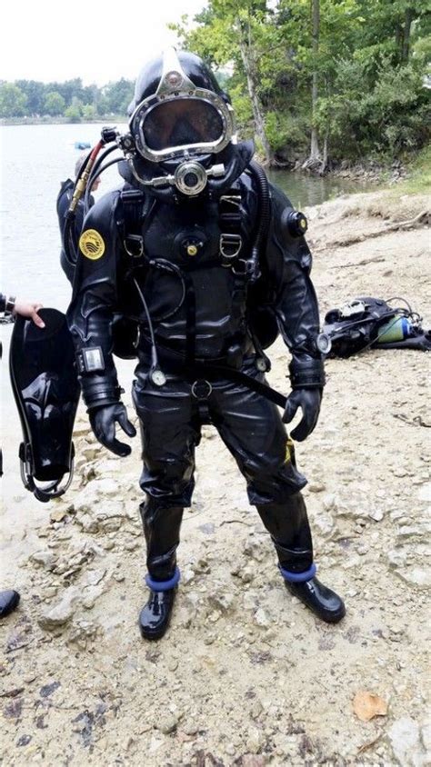 Pin By Alesiaparis On Viking Drysuit Deep Sea Diver Scuba Diving