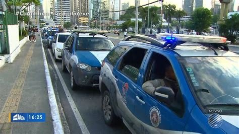 Viaturas Da Pm Fazem Fila Gigante Para Abastecimento Em Posto Que Ainda