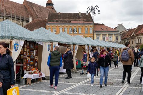 S Rb Toarea Junilor Aduce La Bra Ov I Trei T Rguri Pentru Bra Oveni I