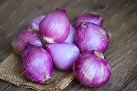 Premium Photo Shallots Or Red Onion Purple Shallots On Wooden