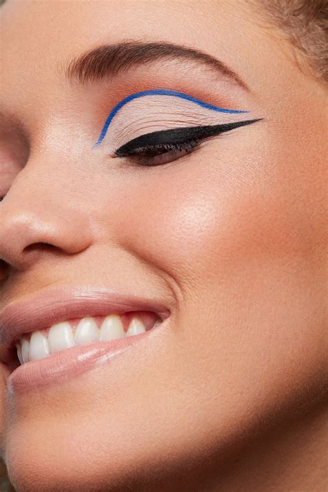 Perfect Point Eyeliner Shade Bold Cobalt And Get In Line Eyeliner Levre Yeux Get In Line