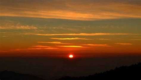 Darjeeling Tiger Hill Sunrise and Hike | Ashmita Trek and Tours