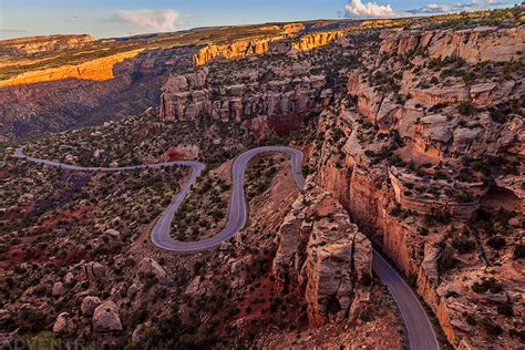 Rim Rock Drive Switchbacks // ADVENTR.co