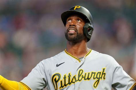 Chasing 300 Hr Andrew Mccutchen Returning To Pirates Reuters