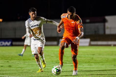 Intenso Partido Entre Pumas Tabasco Y Correcaminos