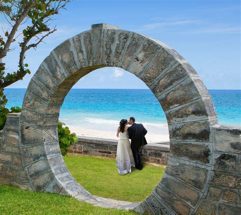 A Guide To Summer Romance In Bermuda Romantic Resorts Romantic Destinations Romantic Travel