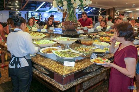 Como é o jantar show no Rafain Churrascaria em Foz do Iguaçu Destinos