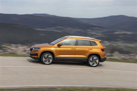 Популярний кросовер Skoda вражає своєю керованістю: авто легко маневрує ...