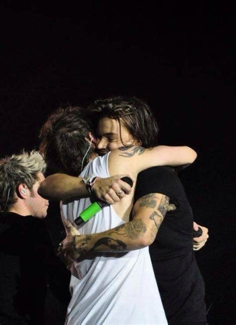 Larry Hug Larry One Direction Louis Larry Stylinson