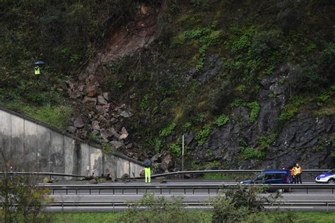 Fotos Desprendimiento De Rocas En La AP 8 En Elgoibar El Diario Vasco