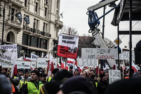 Protest rolników z AGROunii utrudnienia komunikacyjne w Warszawie