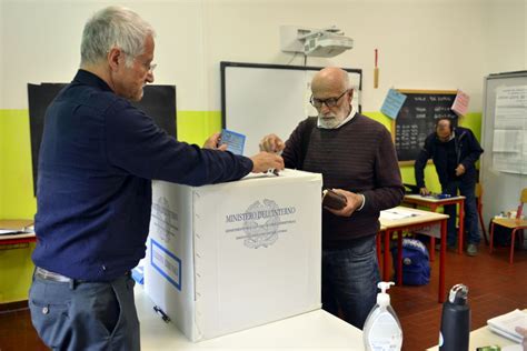 Amministrative Seggi Aperti In Sicilia Sardegna E Per I Ballottaggi