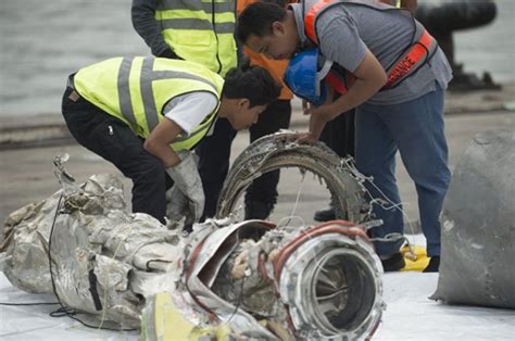 Lion Air Crash Latest Divers Make Black Box Discovery Following Crash