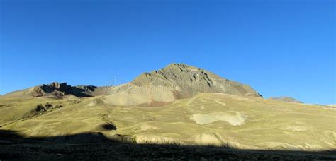 Valle Della Bolivia Le Ande Immagine Stock - Immagine di alto ...