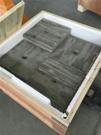 Insulation Plate for Uniform Temperature Distribution - Wood Panel and Press Mill