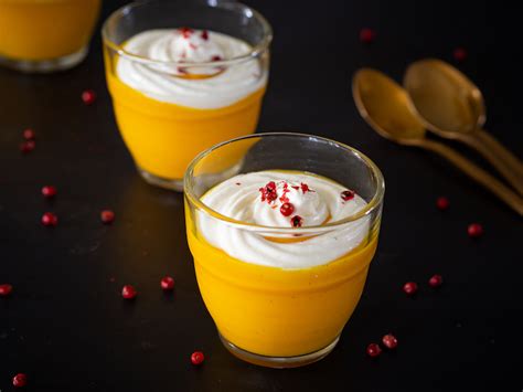 Soupe froide de carottes orange et vanille crème de chèvre frais Je