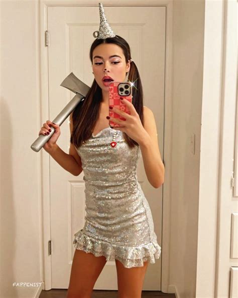 Miranda Cosgrove Sexy Halloween Fappenist