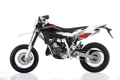 Ficha técnica de la Husqvarna SMS 125 2011 Masmoto es