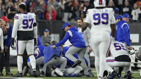 Buffalo Bills player is in critical condition after collapsing in game ...