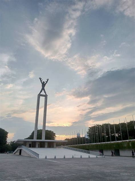 Estatua De Dirgantara En Lapangan Banteng Ciudad De Jakarta Foto De