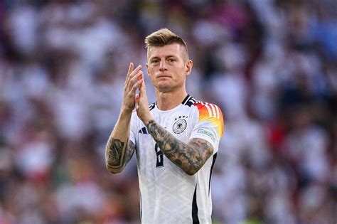 Toni Kroos Seltene Aufnahmen mit seinen Kindern sorgen für Gänsehaut