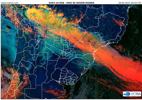 Frente Fria Avan A Pelo Centro Do Brasil Chuva