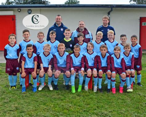 Burnham United Juniors Under 9s Start New Season In New Kits Thanks To