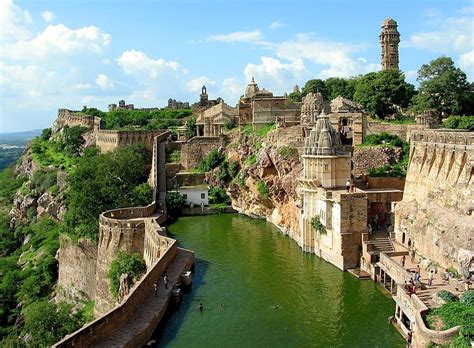 Châteaux Inde piscines d eau chittorgarh fort 1600x1178 Nature eau HD