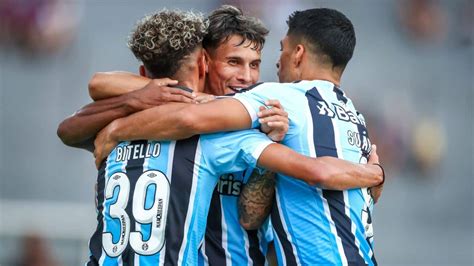 Suárez Desbanca Todos Os Jogadores Do Grêmio Em Números Confira