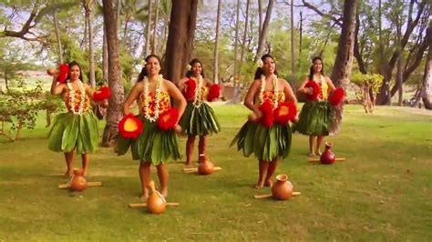 Tweets Of Hawaii On Hula Dance Maui Luau Polynesian Dance