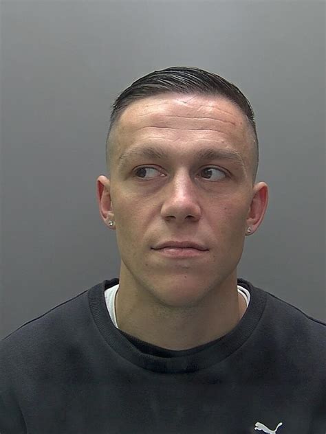 Herts Police On Twitter ⚠️ Have You Seen This Man James Sturman Aged 30 Of Brook Close In