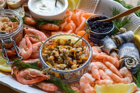 How To Build The Ultimate Christmas Eve Seafood Platter Rachel Phipps