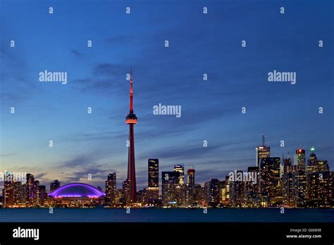 Toronto skyline at night Stock Photo - Alamy