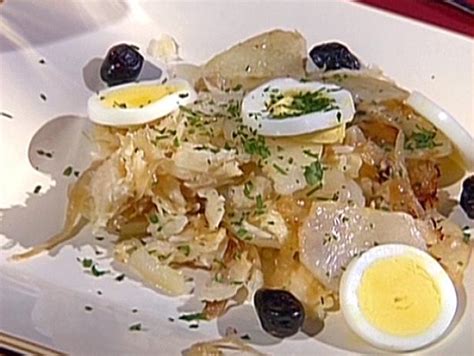 Salt Cod, Onions and Potatoes: Bacalhau A Gomes De Sa Recipe | Food Network