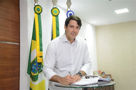 Vereador Paulo Martins Pdt Assume O Comando Da C Mara Municipal De