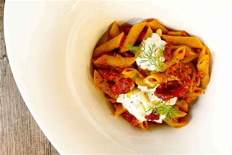 Ricetta Pasta Integrale Al Pesto Di Pomodorini Secchi E Burrata La