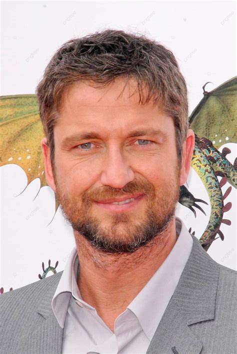 Fundo Gerard Butler Na Estreia De Como Treinar O Seu Drag O Foto E