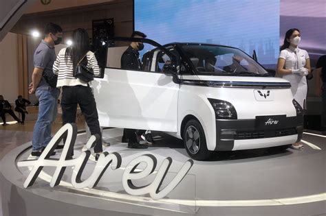 Mobil Listrik Wuling Air Ev Jadi Daya Tarik Di Giias Kompas