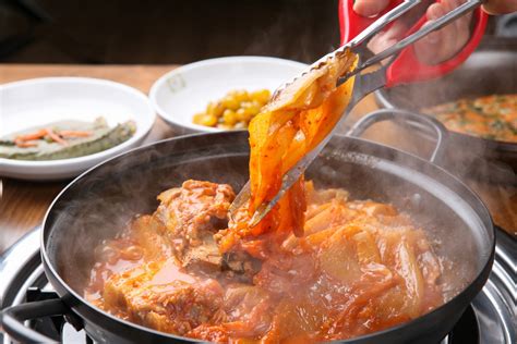 ‘생방송 투데이 오늘방송맛집 소문의 맛집 연 매출 10억 가마솥 김치찜 맛집 ‘흥 이투데이