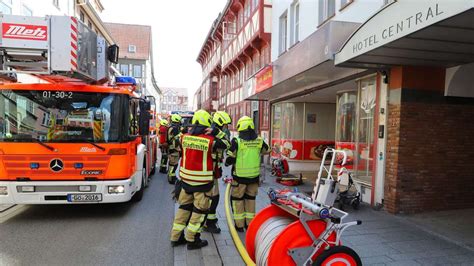 Dachstuhlbrand Entpuppt Sich Als Feuer In Fettfilter