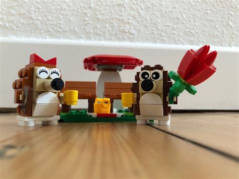 Lego Igel Und Ihr Picknick Date Im Review Zusammengebaut